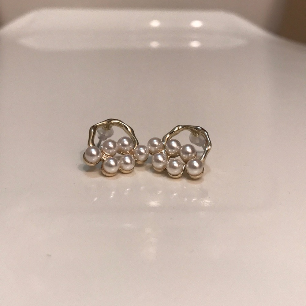 ⚡️FINAL PRICE⚡️ Pearl Cluster Earrings